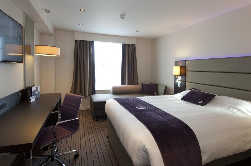Premier Inn Falkirk - Larbert Exterior foto