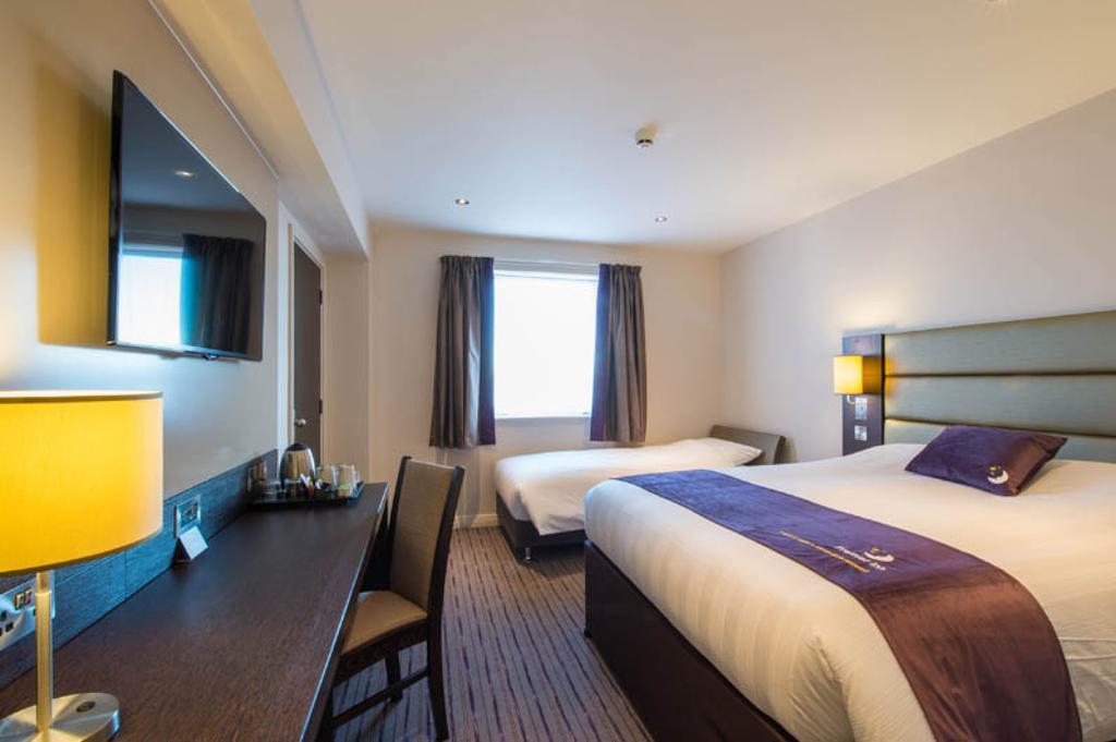 Premier Inn Falkirk - Larbert Exterior foto